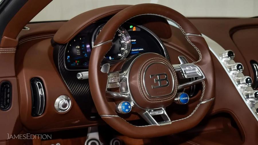 Панель приборов Bugatti Chiron Vainqueur de Coeur 2018 года  (фото 5 из 11)